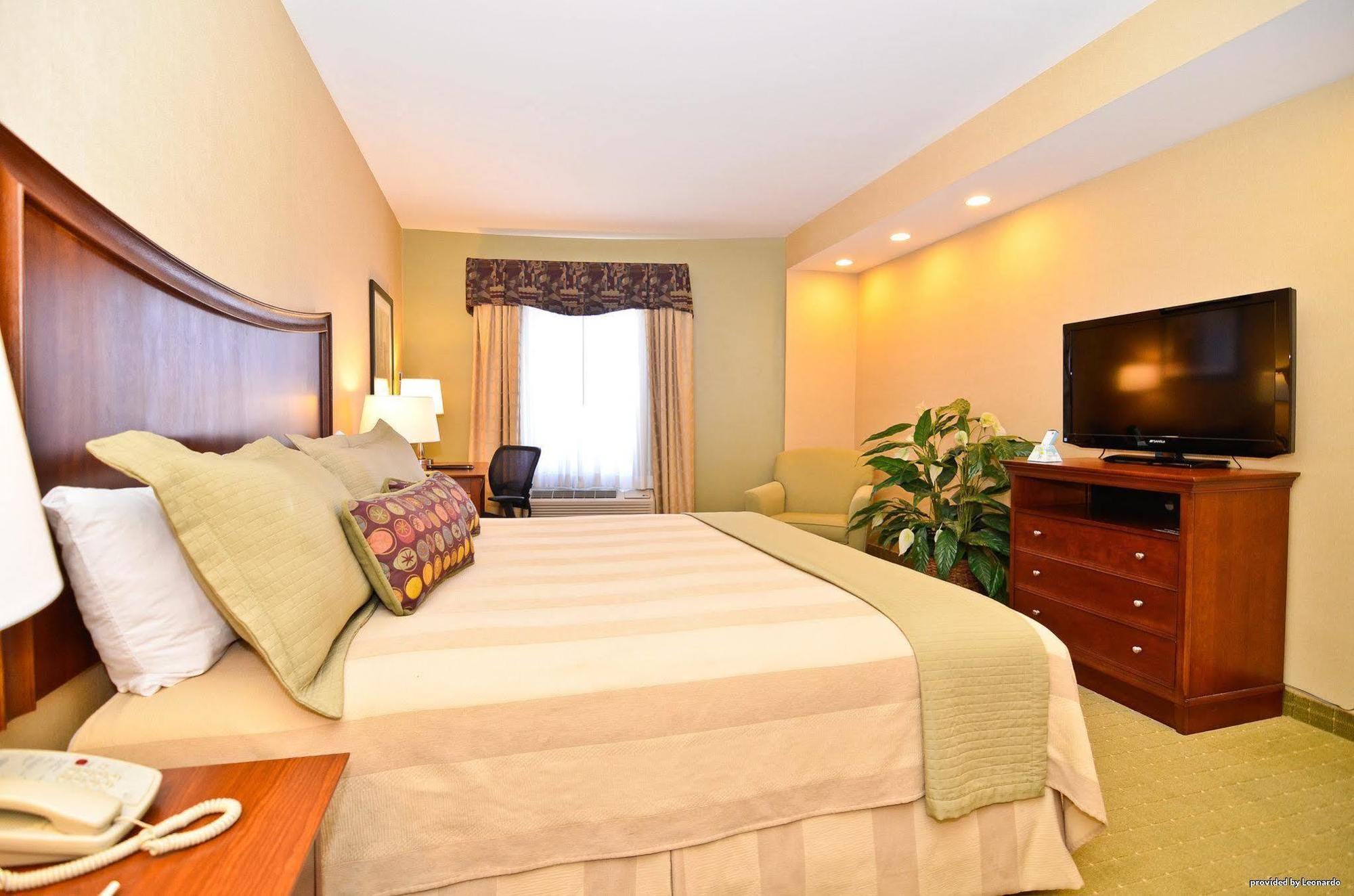 Best Western On The Avenue Буффало Номер фото