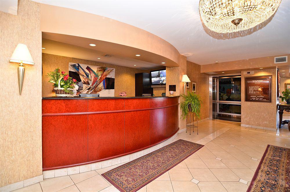 Best Western On The Avenue Буффало Интерьер фото